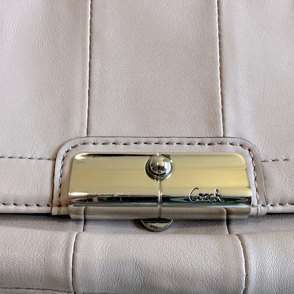 Coach Clutch/Wristlet - Picture 7 of 10